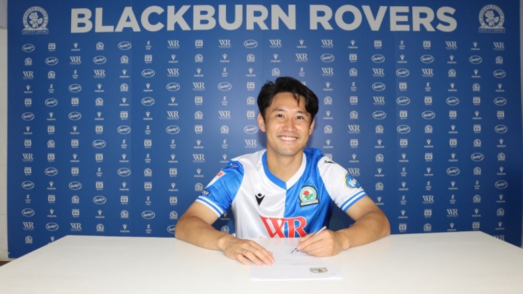 PG电子官方直营-布莱克本签下日本国脚森下龙矢,三年合约从华沙莱吉亚转会