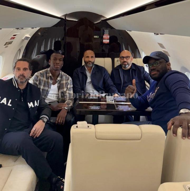 PG电子-队危,速归!杰克逊刚坐飞机抵达慕尼黑,切尔西告知拜仁交易取消