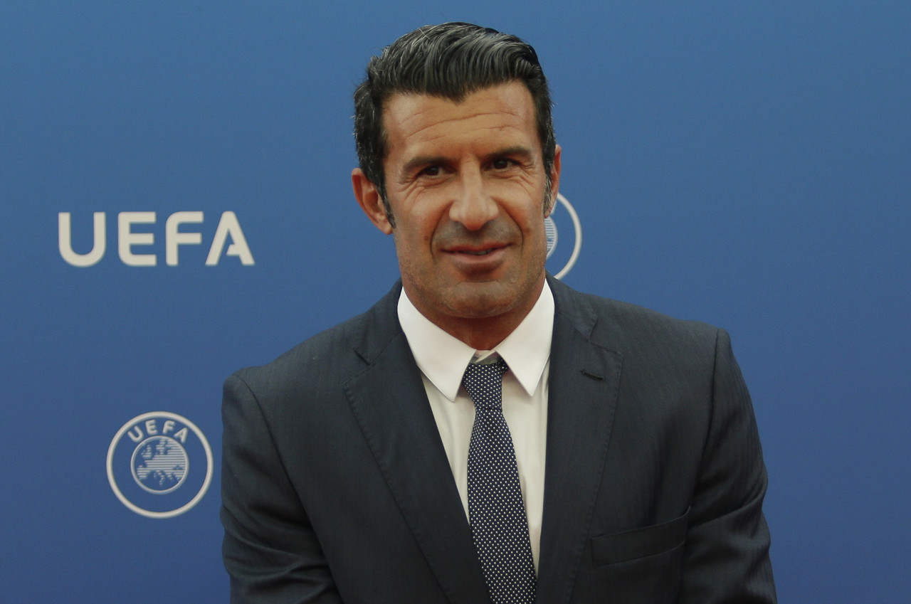 菲戈巧妙回应:皇马巴萨哪家球衣更适合我?这取决于剪裁风格