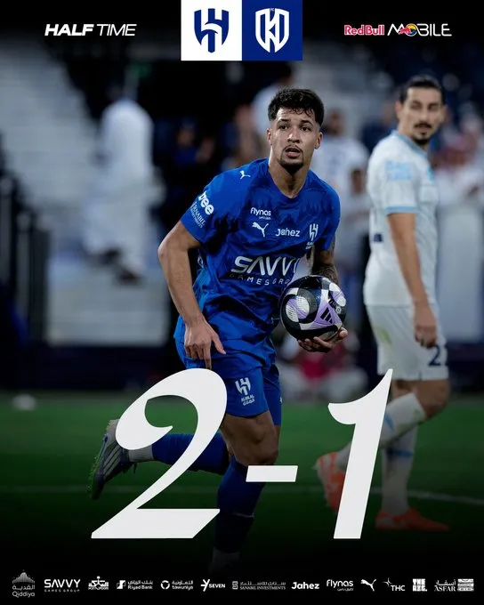 利雅得新月2-1阿科多半场数据:绝佳机会3-2,射门11-4