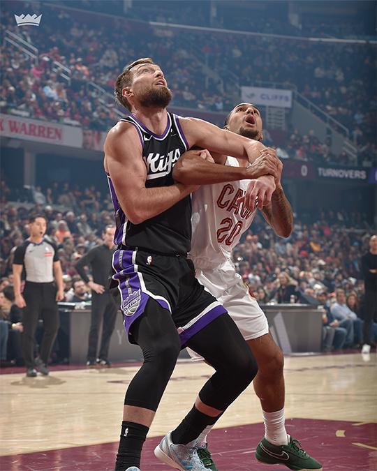 PG电子官网-米切尔33+8骑士险胜国王升第五 莫布利29+13+8小萨24+16+6