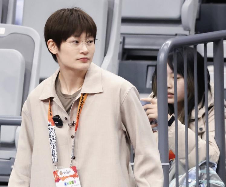 PG电子官网-媒体人：杨力维谈国家队集训的言论有风险，可能会动一些人的蛋糕